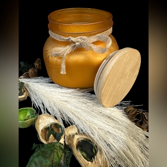 LAVISH SEA SALT, SCENT UNLEASHED LLC LUXURY HAND POURED SCENTED CANDLES - Picture 5 of 5